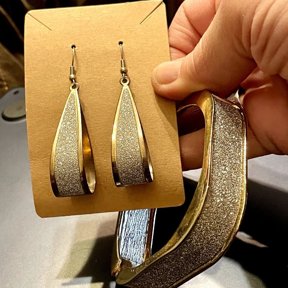 Sparkly Silver & Gold Tone Dangly Earrings & Bracelet Set